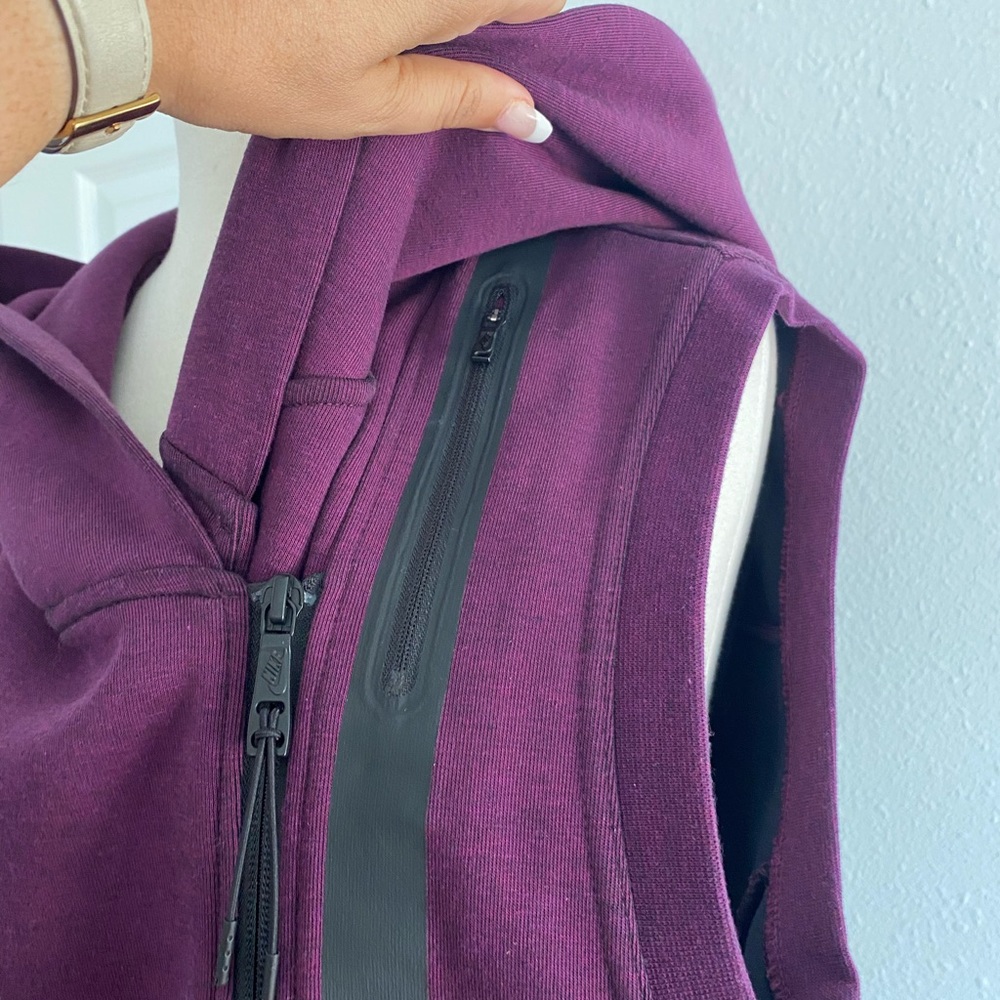 NIKE TECH FLEECE HOODED VEST - Picture 12 of 14